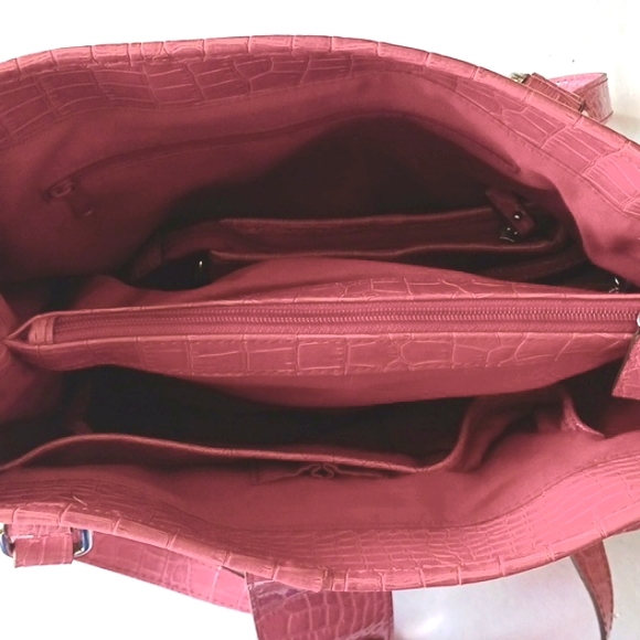 LIZ Claiborne Signature Shoulder Tote With Detachable Wrislet - Picture 6 of 14